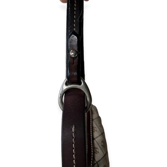 Dooney & Bourke Tan & Brown Signature Logo Maxi Quilt Baguette Shoulder Bag - Picture 7 of 15